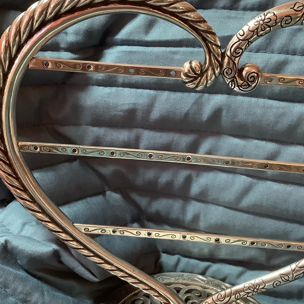 Brighton Silver Heart Jewelry Stand - Picture 4 of 11